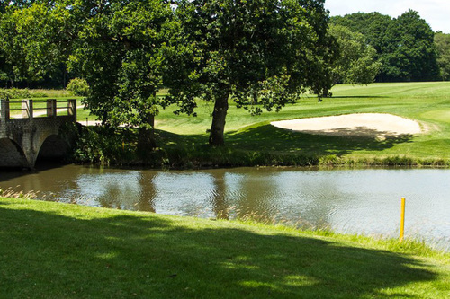gatton-manor-hotel-and-golf-club_1.jpg