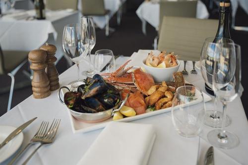 pebbles_dining_4.jpg