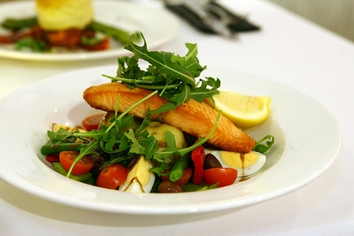 salmon-nicoise-salad.jpg