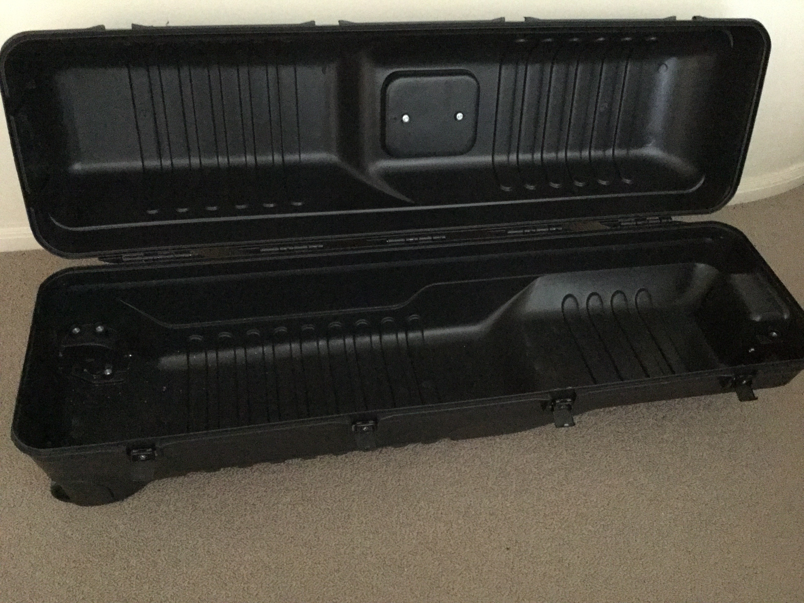 Golf club travel case. just 60.00, save 90.00!