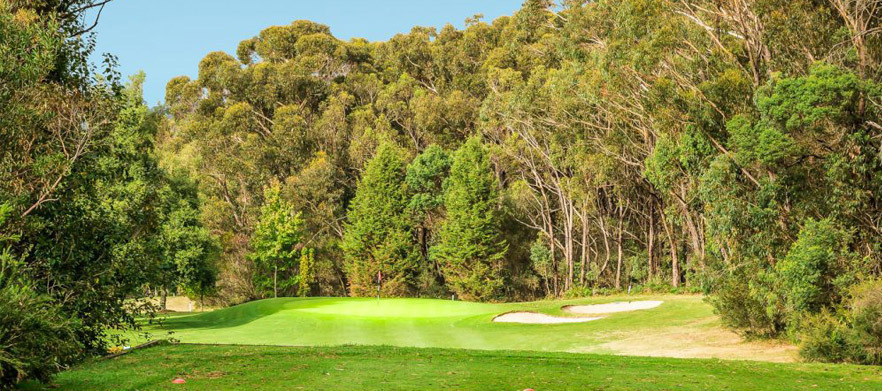 18 holes in a Motorised Cart for 2 at the Highlands Golf Club
