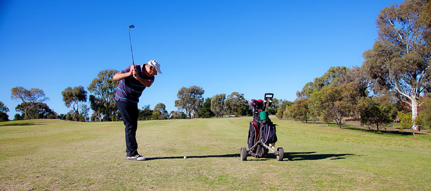 18 Holes For Two with Drinks at Craigieburn Golf Course!