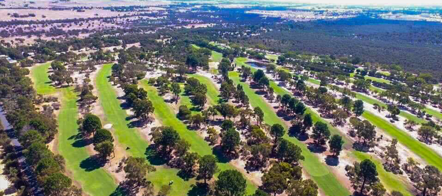 <em>One of WA's Hidden Gems!</em> 18 Holes for Four with Shared Motorised Carts & Drinks at Chequers Golf Club! 
