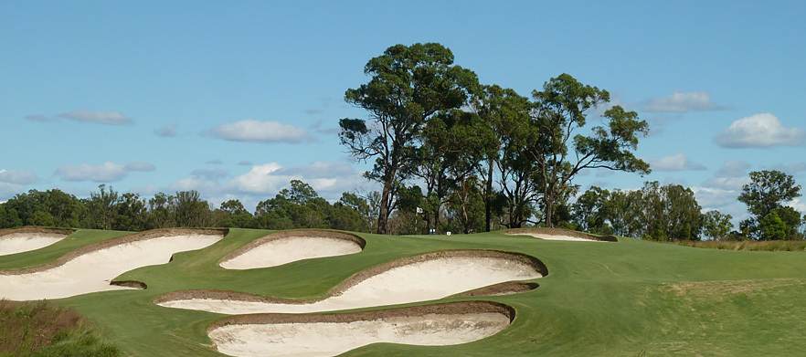 <em>One of Sydney's Top Courses!</em> 18 Holes for Two with a at the <em>Beautiful Stonecutters Ridge Golf Club!</em> Includes a shared motorised cart.