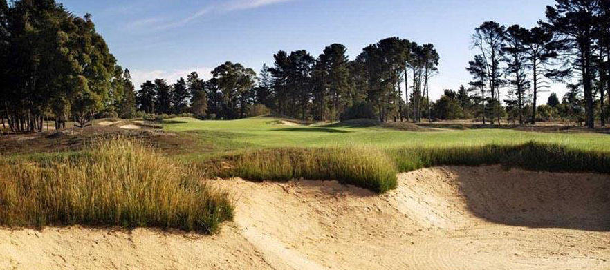 SUMMER SPECIAL! 18 Holes For Two in a Motorised Cart & Drinks at Ballarat Golf Club!