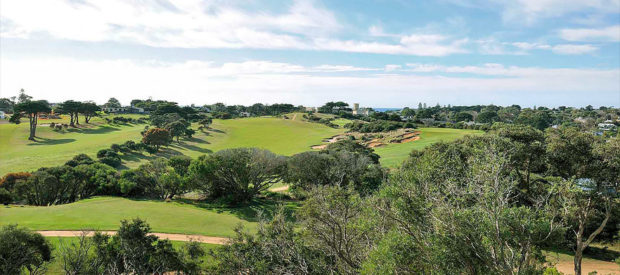 <em>Stunning Stay and Play for Two at the Mercure Portsea Golf Club!</em> Includes two nights twin share accommodation on arrival, cooked breakfast and golf with a motorised cart at the beautiful Portsea Golf Club! 