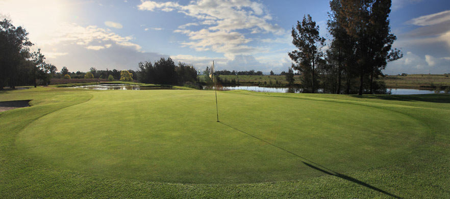 18 Holes for Four With Motorised Carts and Drinks at Windsor Country Golf Club