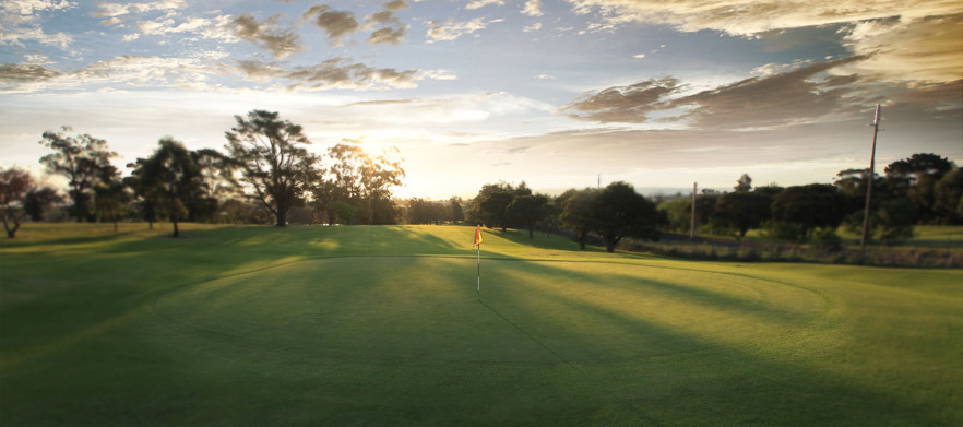 18 Holes for Four With Motorised Carts and Drinks at Windsor Country Golf Club