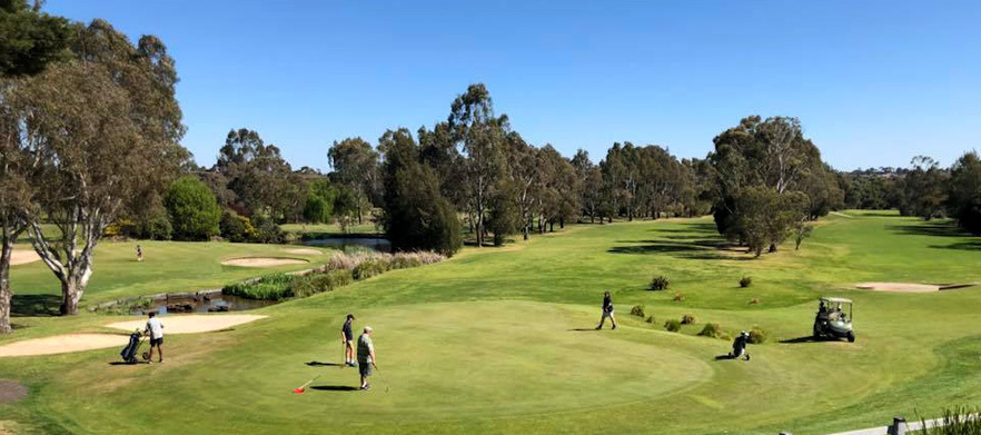 <em> Discover one of Melbourne's Hidden Gems! </em> 18 Holes for two with a Drink each at the beautiful Rowville Lakes Golf!