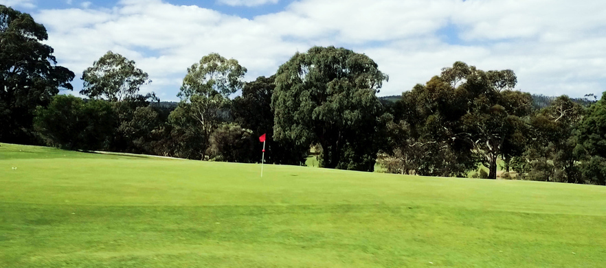 18 Holes For TWO in a Motorised Cart at Whittlesea Golf Club 