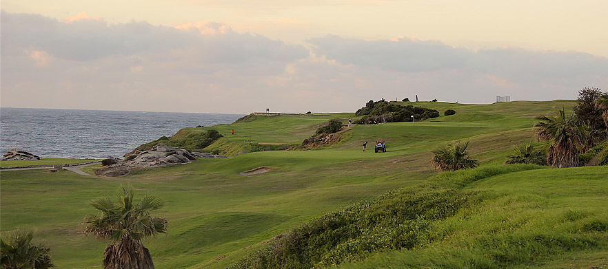 18 Holes for Four in shared Motorised Carts & 2 jugs of drink to share at Randwick Golf Course.