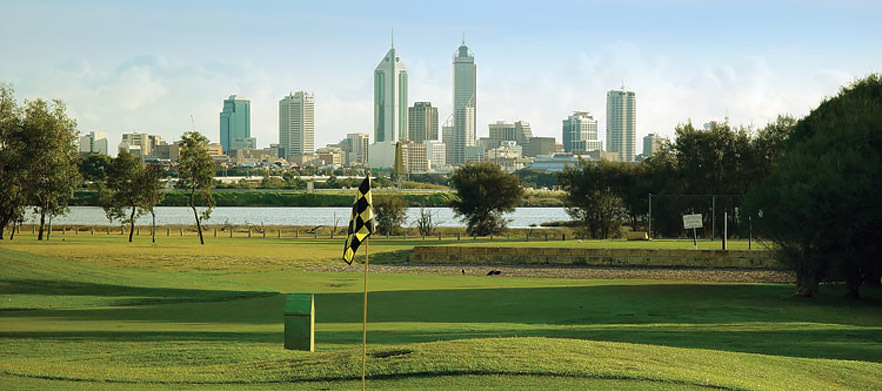 18 Holes for TWO in a motorised cart at <em> Maylands Peninsula Public Golf Course! </em>