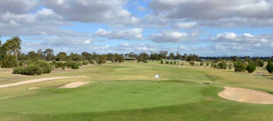 <em>Play One of Australia's Top 100 Courses!</em>One Night Stay at Ploughmans Motor Inn with 18 Holes for Two in a Shared Motorised Cart at Horsham Golf Club.