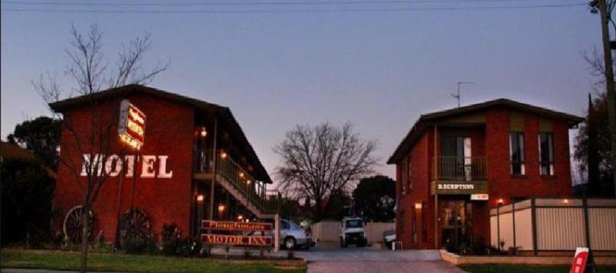 <em>Play One of Australia's Top 100 Courses!</em>One Night Stay at Ploughmans Motor Inn with 18 Holes for Two in a Shared Motorised Cart at Horsham Golf Club.