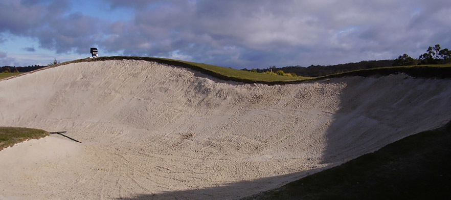 Discover one of Victoria's Hidden Gems! 18 Holes for 2 at <em>Midlands Golf Club. </em>Includes a shared Motorised Cart and a Beer each after your round! 