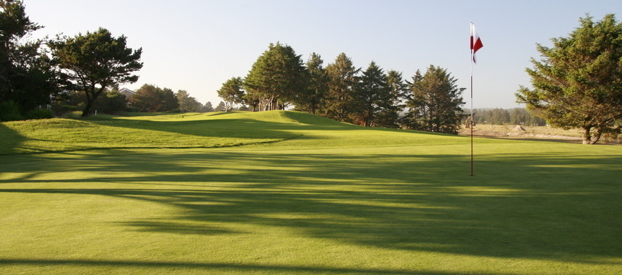 1 Night Stay at Peppers Craigieburn with Breakfasts, Golf at Bowral Golf Club & More.