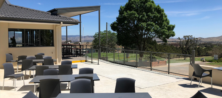 <em>Discover one of  Canberra's Hidden Gems!</em> 18 Holes for Two at <em>The Magpies Belconnen Golf Club.</em> Includes a Shared Motorised Cart plus $30 Food and Beverage package .