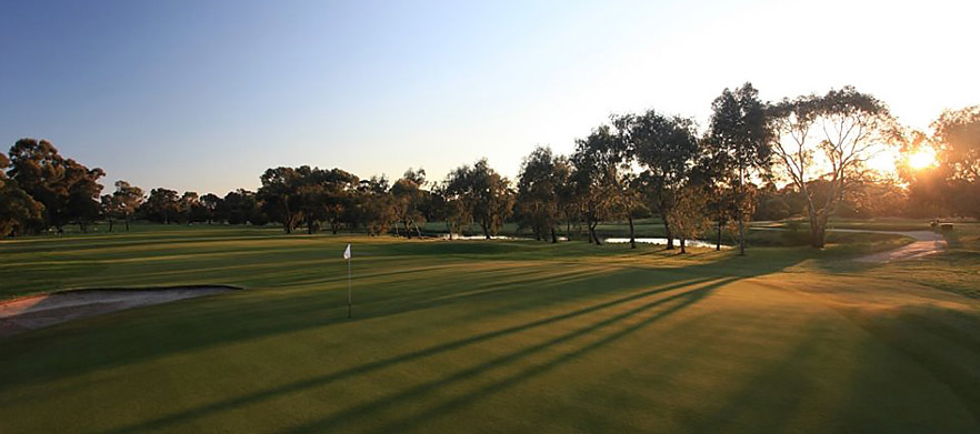 <em>Play one of Australia's top Golf Courses!</em> 18 holes for 2 at the spectacular Cranbourne Golf Club with a beer each after your round. 