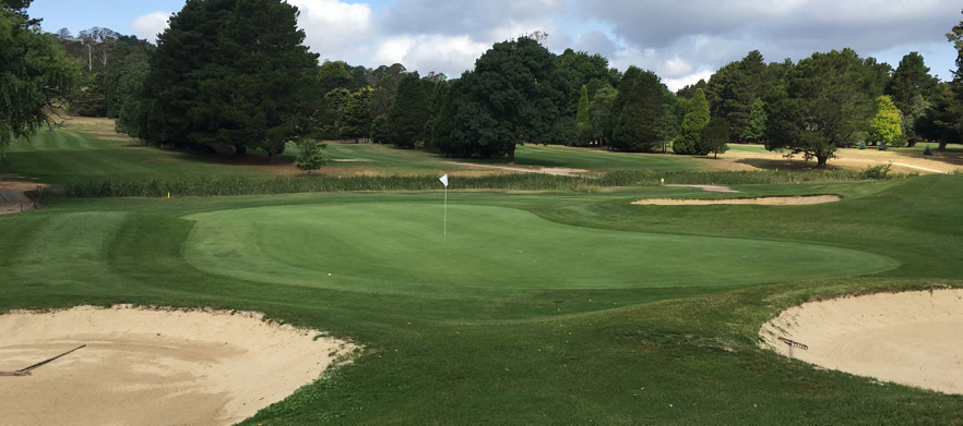 Golf Stay & Play for 2 People at <em>The Dormie House,  Moss Vale Golf Club.</em> One night accommodation for 2 people with breakfast each, dinner, drinks, range balls and golf at Moss Vale Golf Course. 