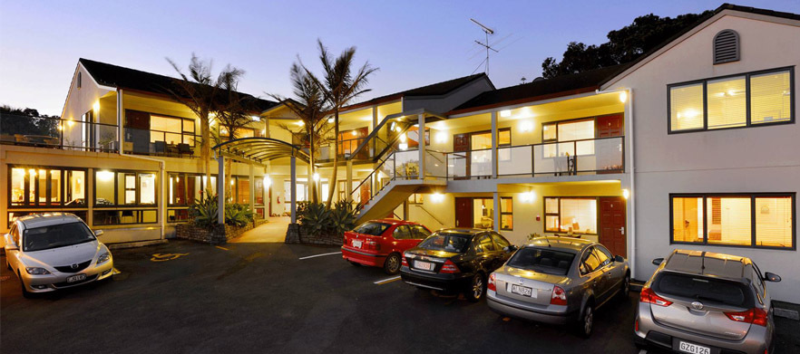 <b>Discover one of Auckland's Gems!</b> Stunning Two Night Stay & Play for Two at the Whangaparaoa Lodge. Includes Golf at the Stunning <b>Gulf Harbour Country Club</b> with Breakfasts each morning. 
