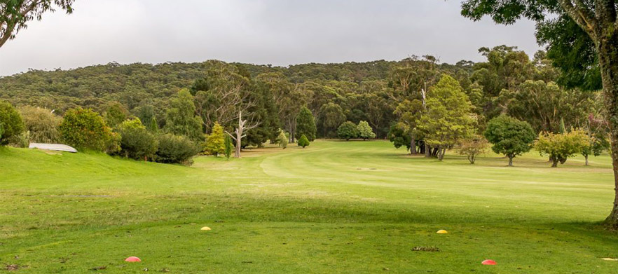 <em>Midweek Special:</em> 18 holes for 2 in a motorized cart at <em>The Highlands Golf Club.</em> Cruise the beautiful Southern Highlands with a mate! 