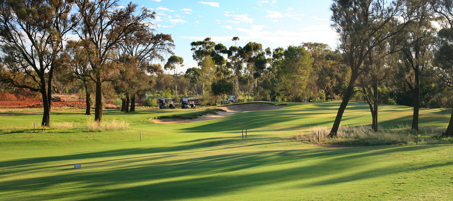 <em>Eynesbury Golf Club Special!</em> 18 Holes for Two in a Shared Motorised Cart and a Beer each after your round. 
