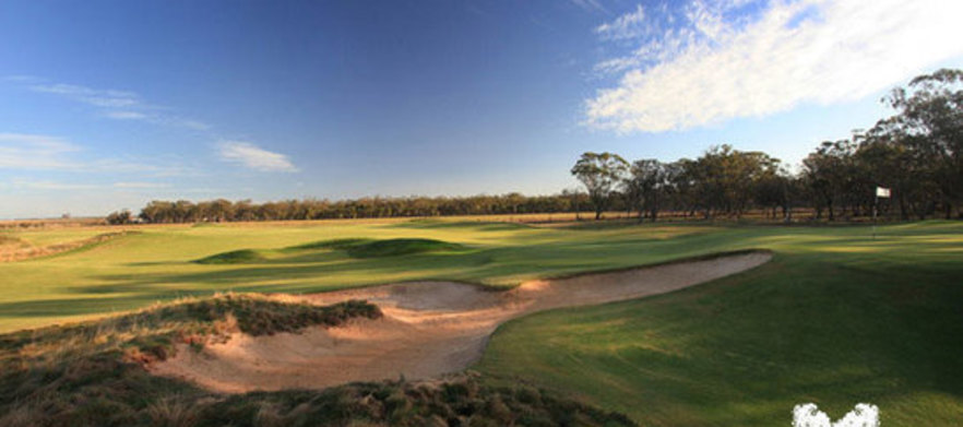 <em>Eynesbury Golf Club Special!</em> 18 Holes for Two in a Shared Motorised Cart and a Beer each after your round. 