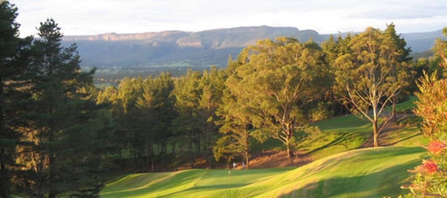 18 holes for two at <em> Kangaroo Valley Golf & Country Resort.</em> Includes a soft drink or water each.