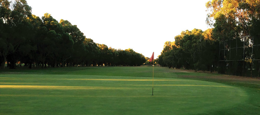 18 Holes for TWO in a motorised cart at <em> Maylands Peninsula Public Golf Course! </em> Lunch & a Drink each after your game.