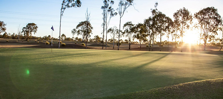 <em>Meadowbrook Golf Course!</em> 18 Holes For Two in a Motorised Cart and Range Balls.</em>