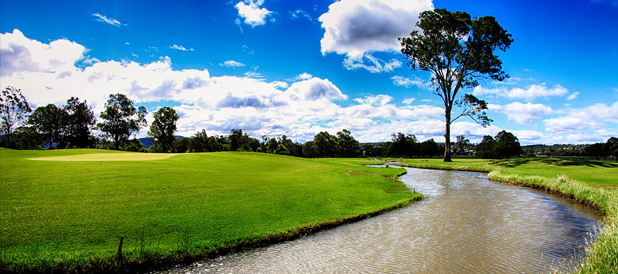 Play the  pituresque scenic rim <em>Boonah Golf Club.</em> 18 holes for 2 in an Electric Cart plus Beers <em>this offer just $39!</em>