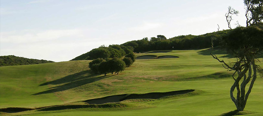 <em>Stunning Stay and Play for Two at the Mercure Portsea Golf Club!</em> Includes two nights accommodation with a bottle of wine on arrival, cooked breakfast and golf with a motorised cart at the beautiful Portsea Golf Club! 