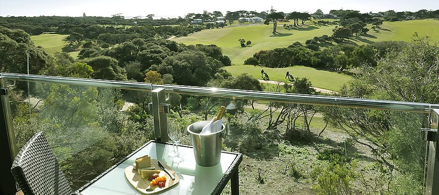 <em>Stunning Stay and Play for Two at the Mercure Portsea Golf Club!</em> Includes two nights accommodation with a bottle of wine on arrival, cooked breakfast and golf with a motorised cart at the beautiful Portsea Golf Club! 