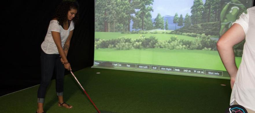 <em>Experience Gold Coast newest Indoor Golf Centre.</em>Enjoy 18 holes for 2 at Pebble Beach or St Andrews on Golf Simulator at  <em>Slice Virtual Golf, Surfers Paradise.</em> Includes a beer each per person! 