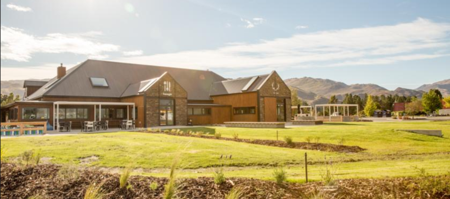 One night stay for two people at <em>The Gate and Harvest Hotel</em>. playing at the beautiful <em> Cromwell Golf Club </em>. Your stay includes 18 holes golf with a motorised cart with one night accomodation. 