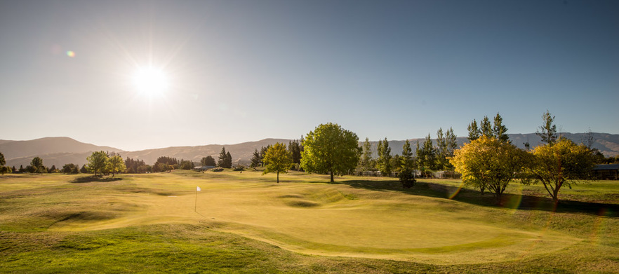 One night stay for two people at <em>The Gate and Harvest Hotel</em>. playing at the beautiful <em> Cromwell Golf Club </em>. Your stay includes 18 holes golf with a motorised cart with one night accomodation. 