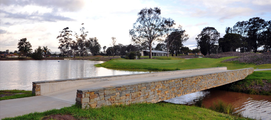 <em>Discover Hunter Valley's Newest Gem!</em> 18 Holes for two at the beautiful <em>Cessnock Golf Club.</em> Includes a shared motorised cart.