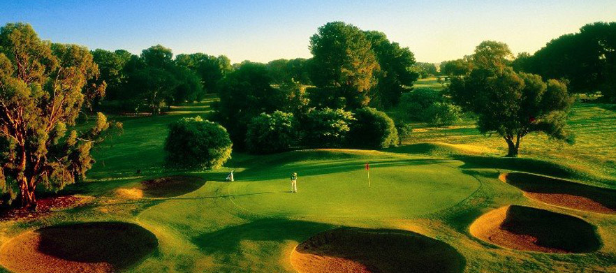 <em> Stay and Play at one of the Murray's True Gems! </em> Two Nights for Two at Bridges Villas! Includes Unlimited Golf at Cobram Barooga Golf Club, Motorised Carts, Breakfasts, Drinks, Meal Vouchers & More.