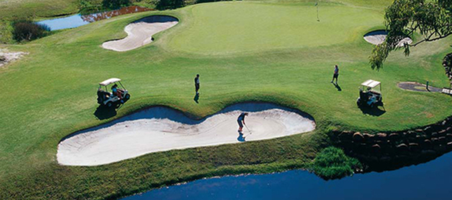<em>Play, Stay & Relax at Mantra Twin Towns</em> 1 Night Stay with 18 Holes For Two at Coolangatta Tweed Heads Golf Club With Electric Cart.</em>