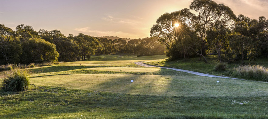 <em>Play one of South Australia's Top Courses!</em> 18 Holes for Two at the Stunning <em>Mount Compass Golf Course. </em>Includes a Shared Motorised Cart & Drinks. 