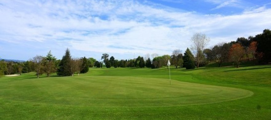 <em> Play Two Regional Victorian Gems Staying at the Beautiful Mercure Warragul! </em> Includes one night accommodation with a bottle of wine on arrival and golf for two at Warragul and Drouin Golf Clubs!