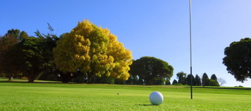<em> Play Two Regional Victorian Gems Staying at the Beautiful Mercure Warragul! </em> Includes one night accommodation with a bottle of wine on arrival and golf for two at Warragul and Drouin Golf Clubs!