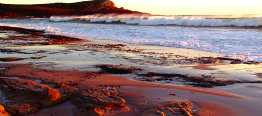 <em>Two Night Stay & Play at for Two at Kalbarri Edge Resort with Unlimted Golf at Kalbarri Golf Club!</em> Includes Accomodation, Golf and more! 