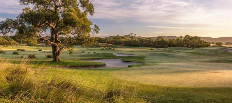 <em>Play one of South Australia's Top Courses!</em> 18 Holes for Two at the Stunning <em>Mount Compass Golf Course. </em>Includes a Shared Motorised Cart & Drinks. 