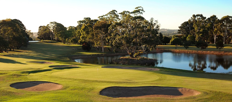 <em>Discover one of Victoria's Hidden Gems!</b>18 holes for 2 in a Motorised Cart at the Beautiful <em>Colac Golf Club.</em> Includes a Drink each after your Game.