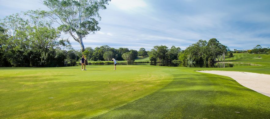 <em>Play, Stay & Relax Ocean Shores Motel.</em> 1 Night Stay with Breakfast, 18 Holes For Two at Ocean Shores Country Club &  Murwillumbah Golf Club.