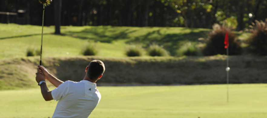 <em>Parkwood International on the Gold Coast.</em> Golf for 2 with a Motorised Cart 