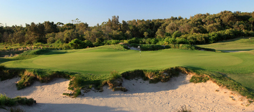 <em>Play, Stay & Relax at Pullman Magenta Shores Resort.</em> This deal valid for 2 people (4 person option available).</em> Studio Accommodation + Golf or Vie Spa, Internet & Range Balls.