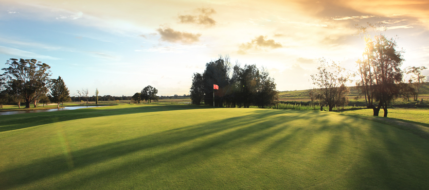 <em>Enjoy membership at the beautiful Windsor Country Golf Club! </em> Receive 7 day playing rights valid until the 30th September 2016! 