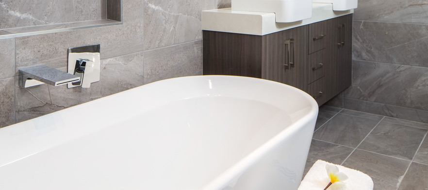 Two Nights in our brand new Luxury 2 Bedroom Apartments including unlimited golf at the <em>Howlong Golf Resort.</em> Includes breakfast pack, bottle of local wine and logoed golf balls.